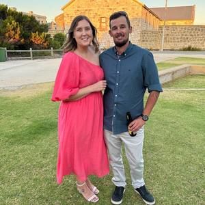 Meet your Posher, Mikhala